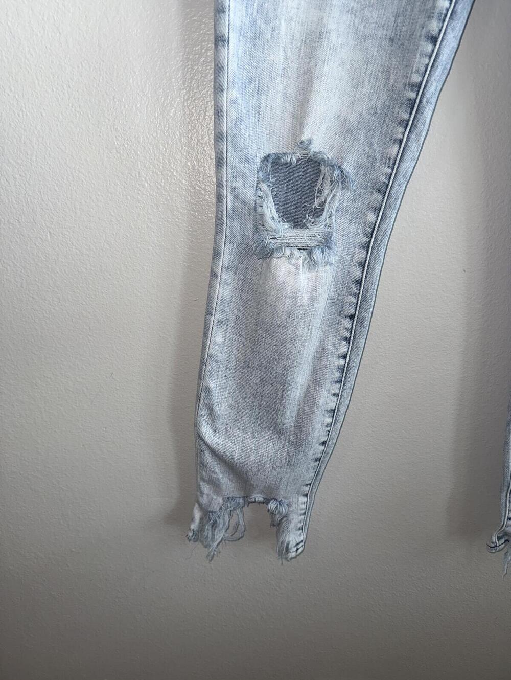 L'AGENCE Distressed Acid Wash Jeans Women's Size 27 Skinny Knee Hole Denim - Picture 4 of 7